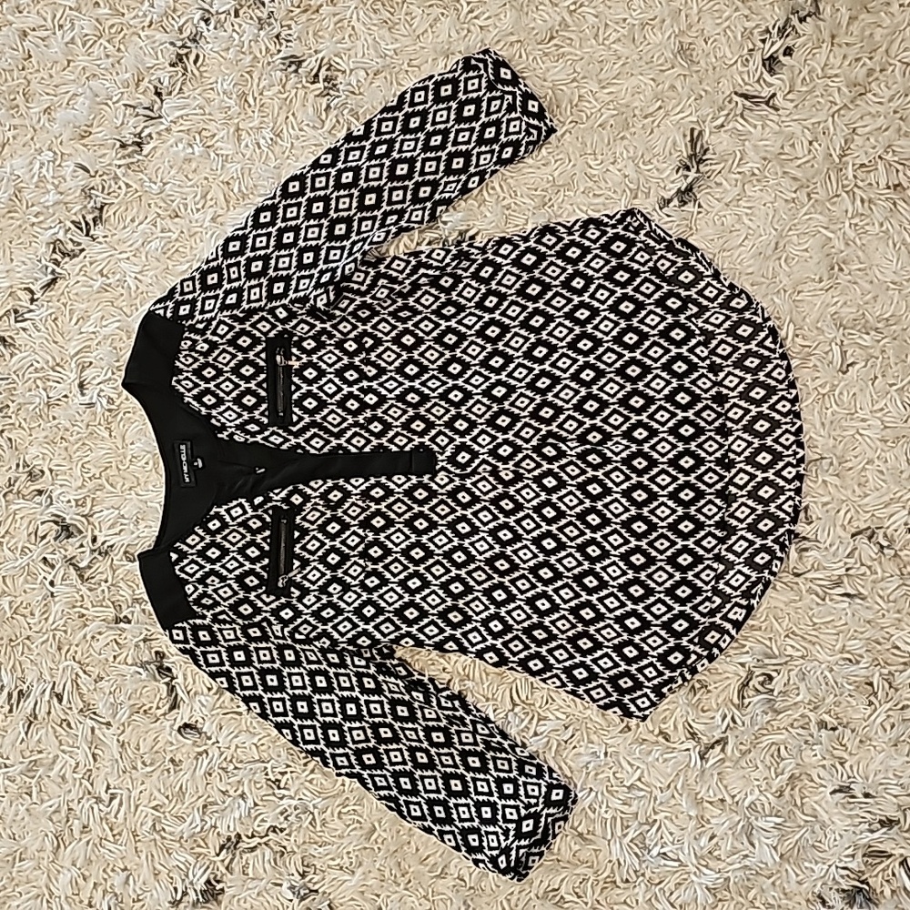 My Michelle size Small top with zipper accents